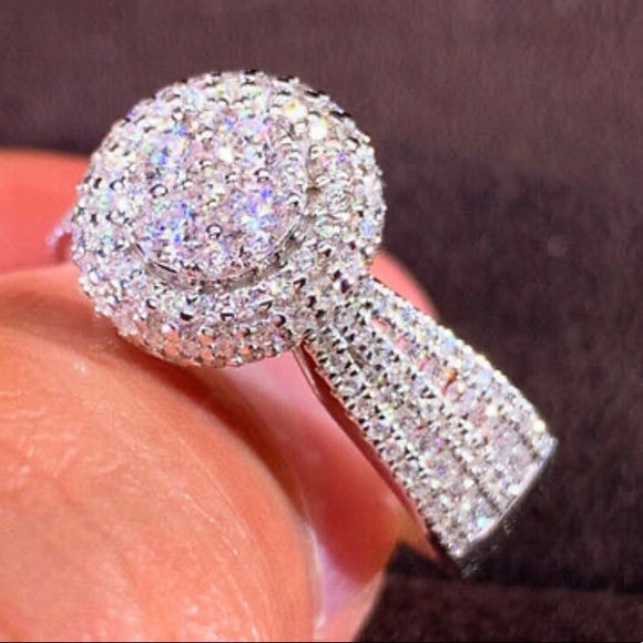 925 sterling Silver Sparkly Luxury Engagement Ring 6-10 - Picture 2 of 3